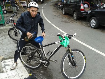 isi Premium dulu modal di tanjakan